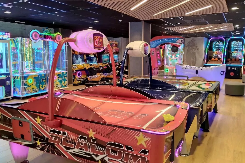 Sports and Entertainment, Best Tritón, Costa Del Sol