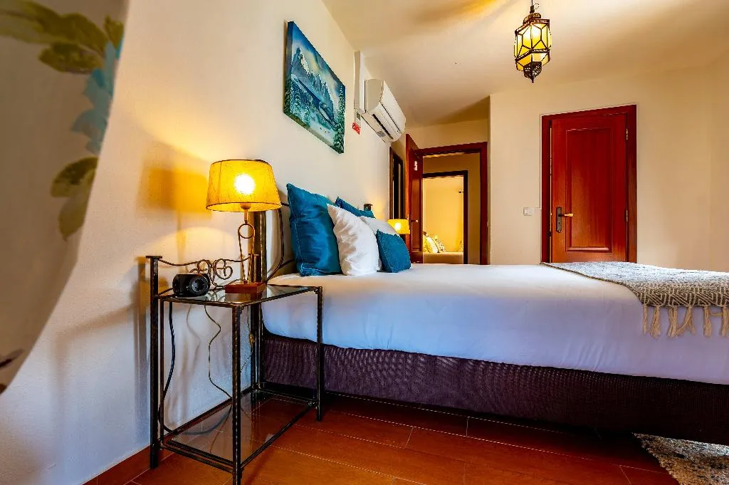 DOUBLE MOUNTAIN VIEW Room, Quinta Do Quinto, Porto