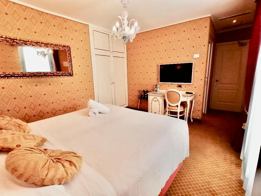 DOUBLE SUPERIOR Room, Gardena, Venice