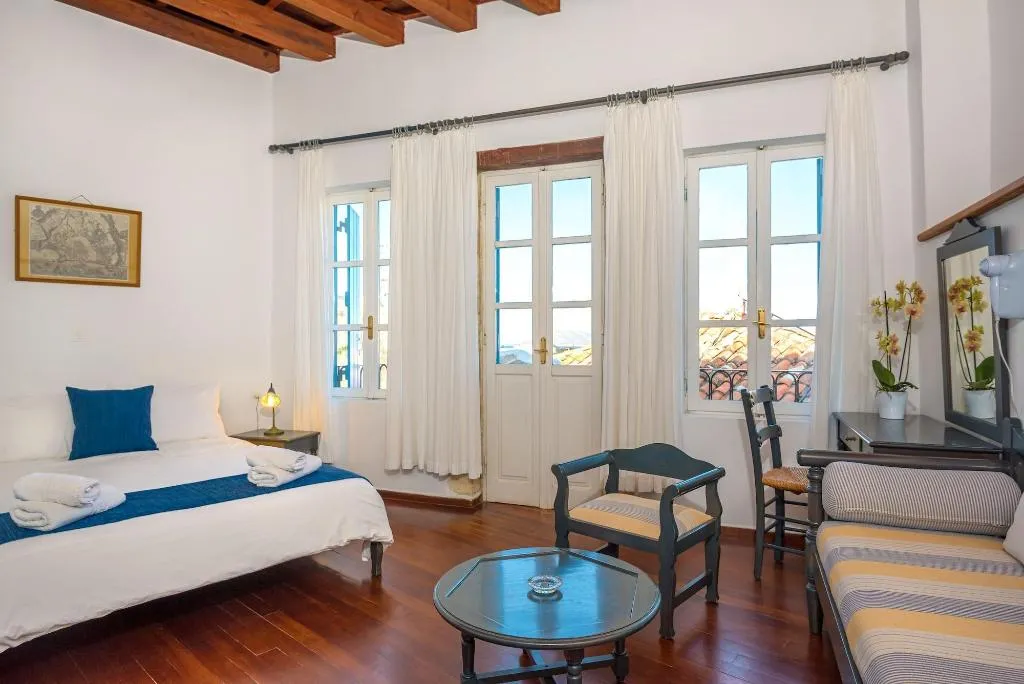 Room, Amphora, Crete