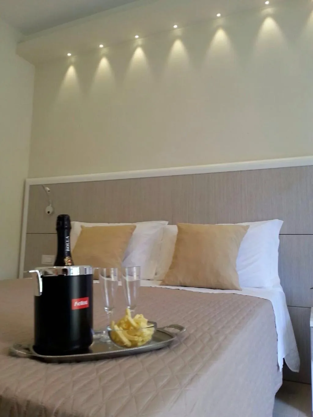 Room, Giardino Sorrentino, Naples