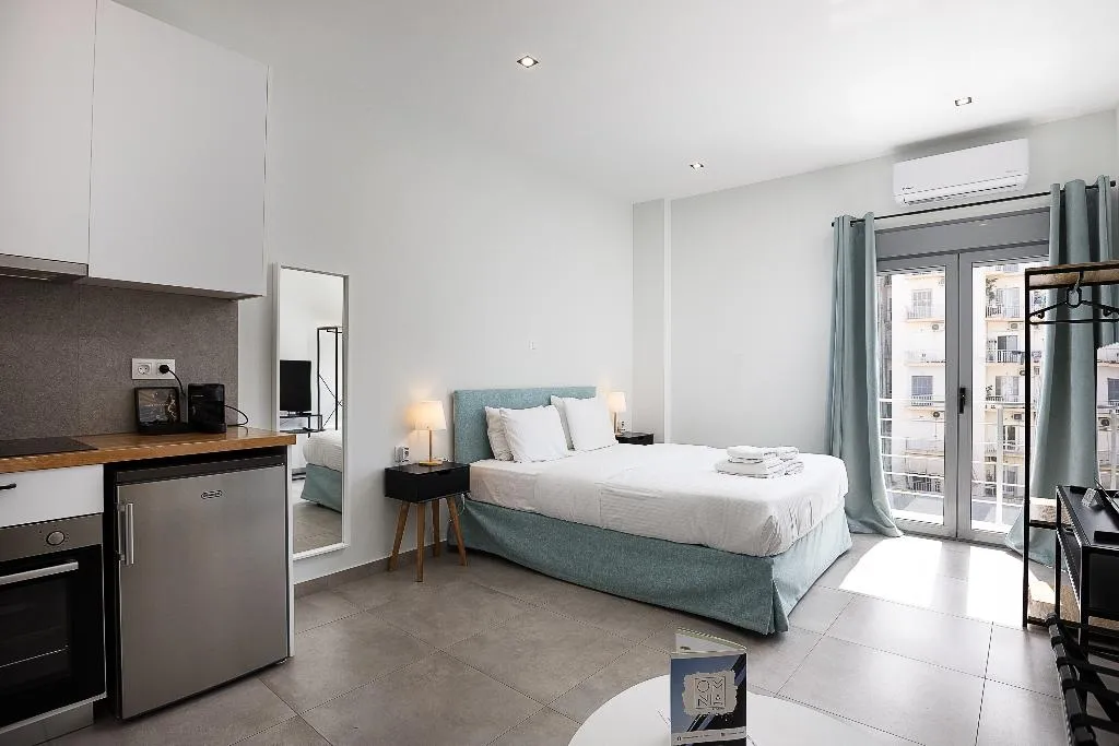 DOUBLE SUPERIOR WITH BALCONY Room, Omnia Pagrati Apartments, Athens