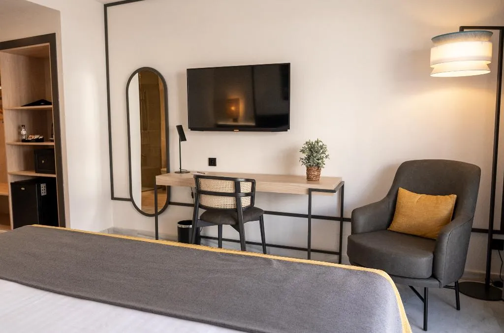 DOUBLE SUPERIOR Room, URH Sitges Playa, Costa Brava