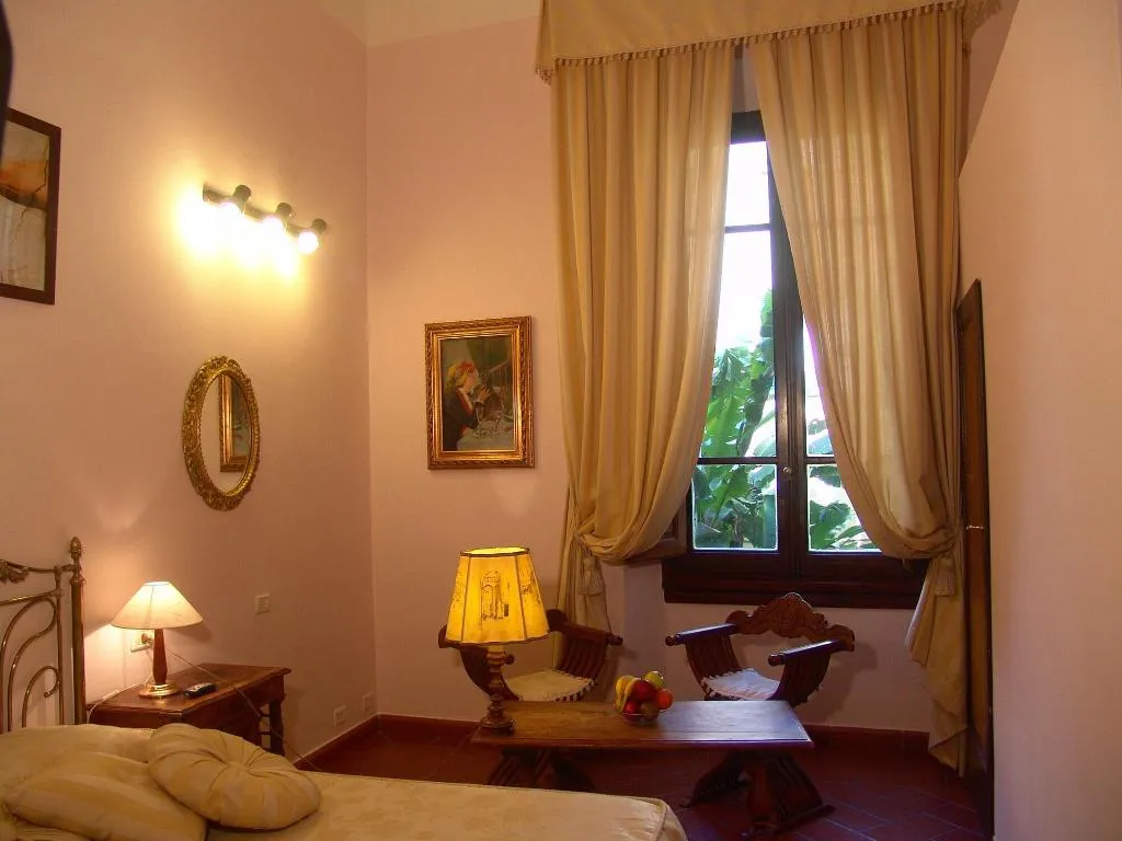 Room, Soggiorno  Panerai, Florence