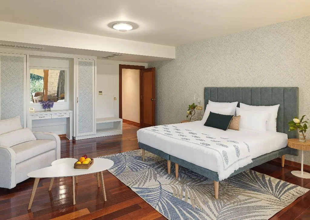 JUNIOR SUITE SEA VIEW WITH PRIVATE POOL Room, Seafos Luxury Resort & Spa, Kalamata