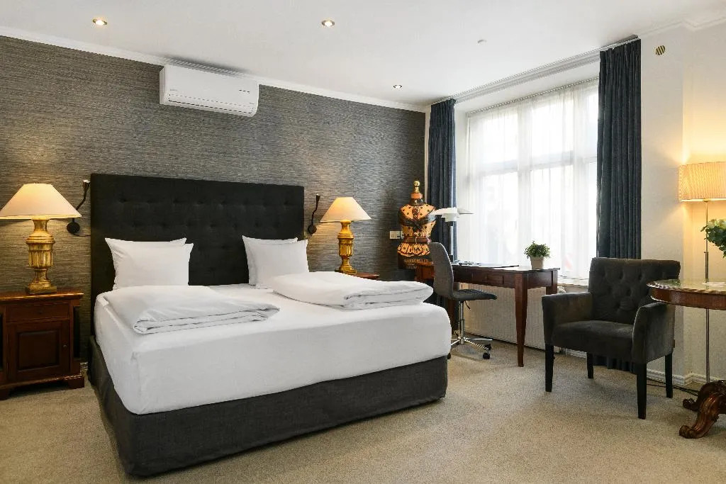 JUNIOR SUITE KING SIZE BED Room, Hotel Tiffany, Copenhagen