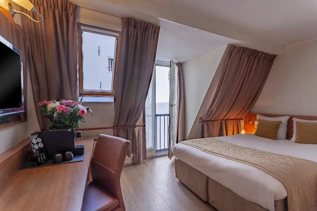DOUBLE STANDARD Room, Avenue, Amsterdam