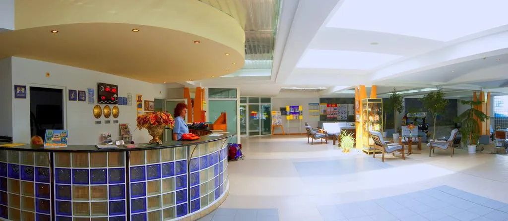 Lobby, Althea, Varna