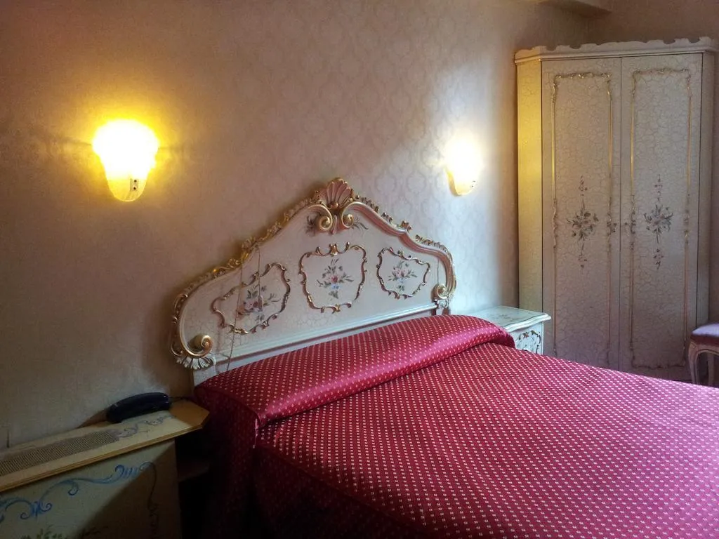 SINGLE STANDARD Room, Hotel Diana, Venice