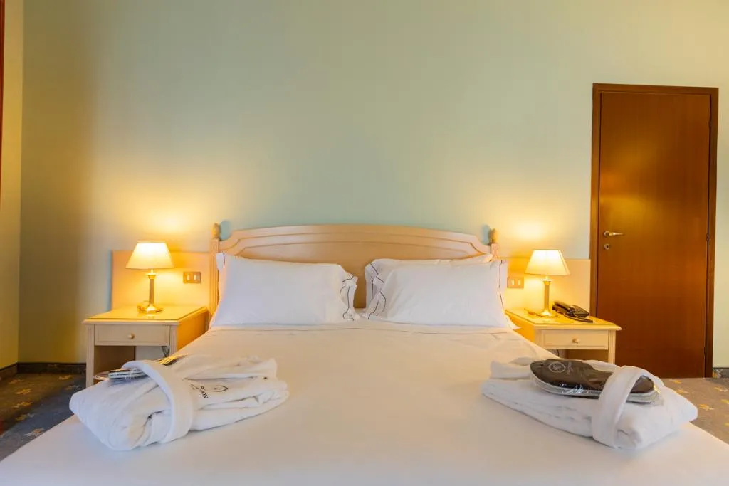 Room, Grand Hotel Victoria, Milan