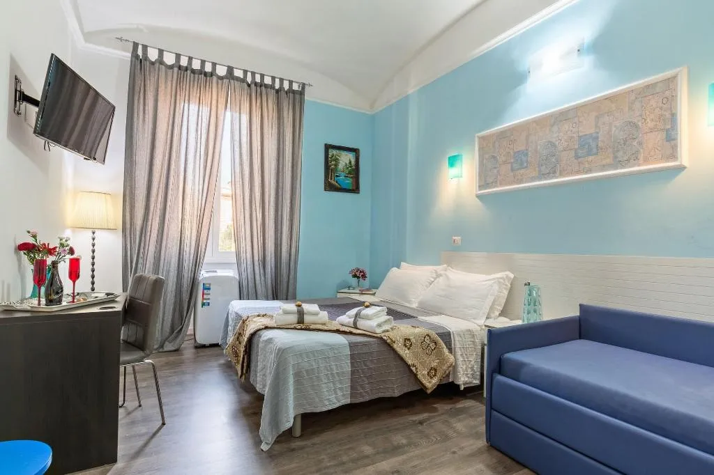 Room, Do Domus, Naples