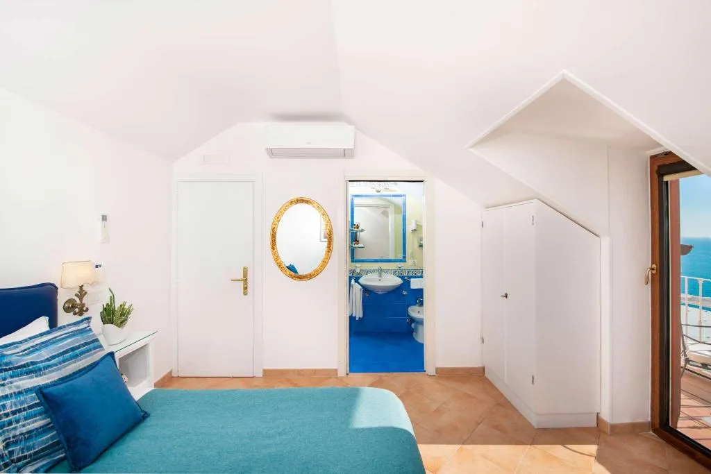 Room, Hotel Villa Gabrisa, Naples
