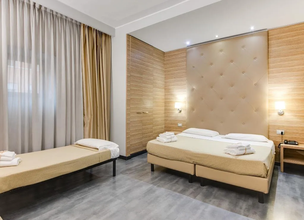 FAMILY ROOM CAPACITY 4 Room, Phi Hotel Garden Area Roma Eur, Rome