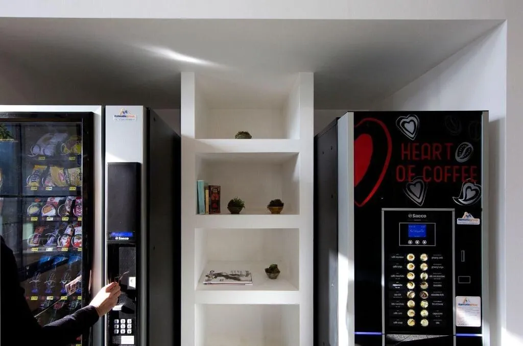 Sports and Entertainment, Bed and Boarding - Hostel, Naples