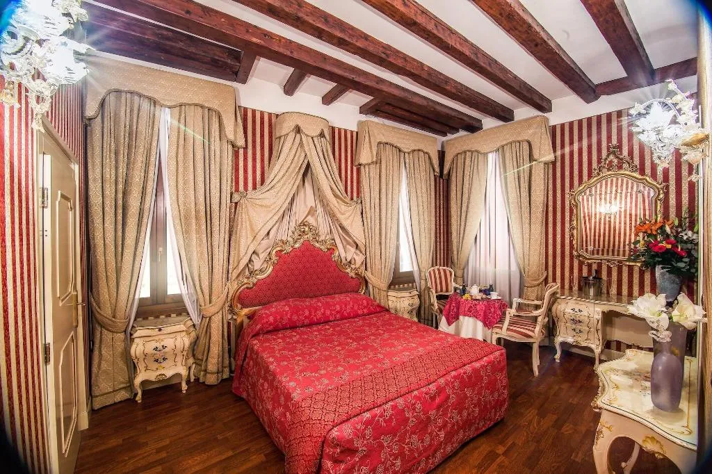 Room, Dimora Dogale, Venice