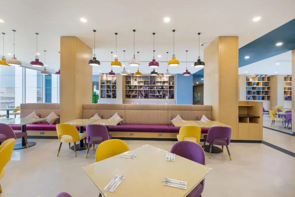 Restaurant, Premier Inn Dubai Ibn Battuta Mall, Dubai
