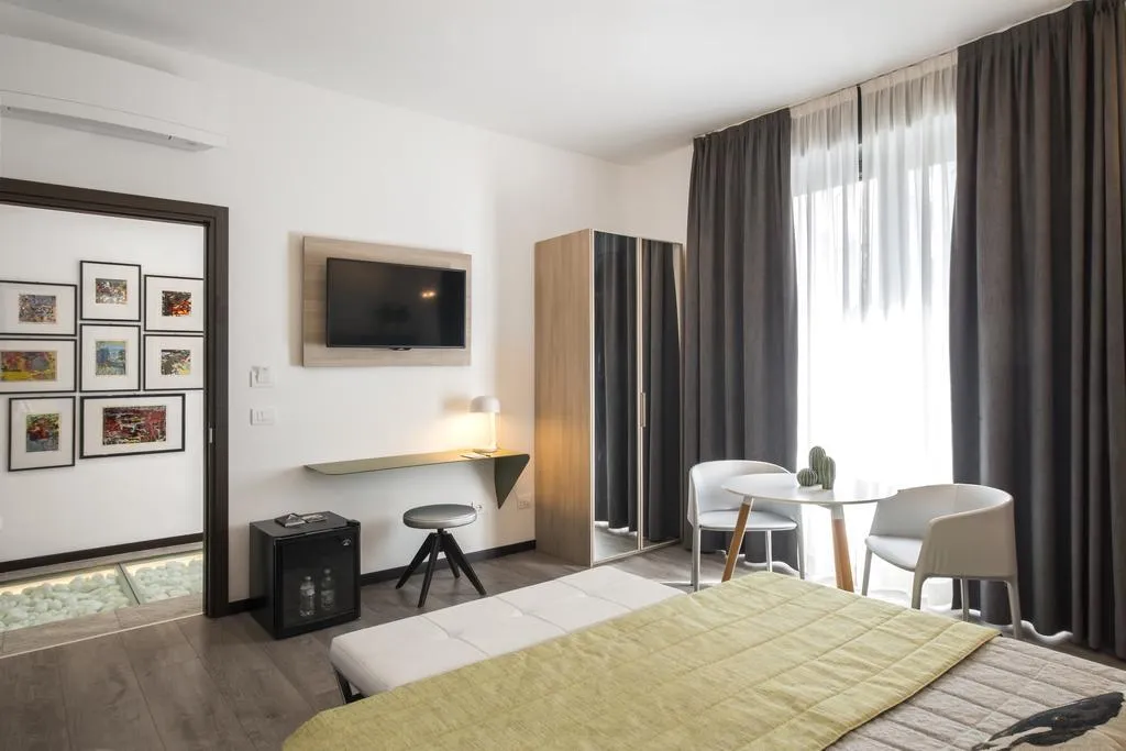 DOUBLE SUPERIOR Room, Hotel Bernina Milano, Milan