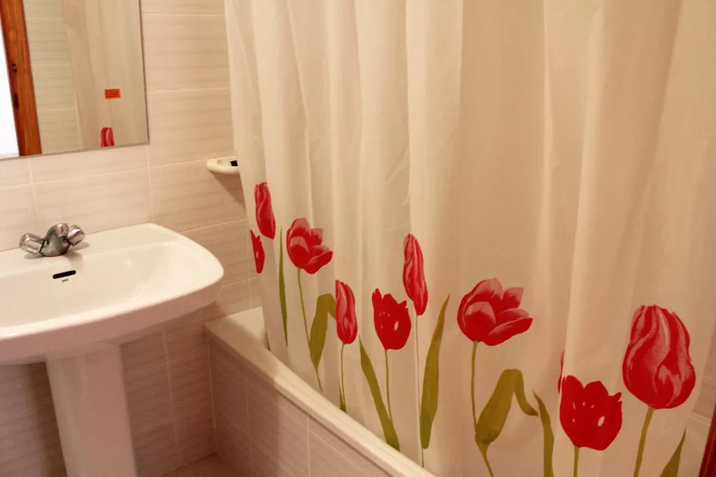 APARTMENT CAPACITY 6 TWO BEDROOMS Room, Jardines de Gandia VI - VIII 3000, Valencia