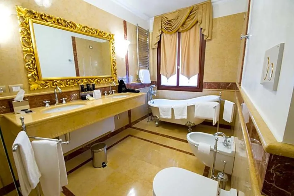 SUITE CLASSIC Room, Cà Bonfadini Historic Experience, Venice