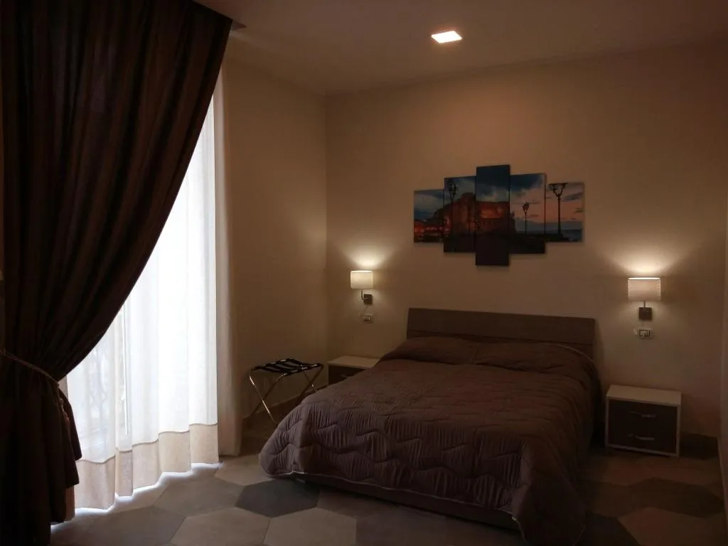 Room, B&B La Dimora del Conte, Naples