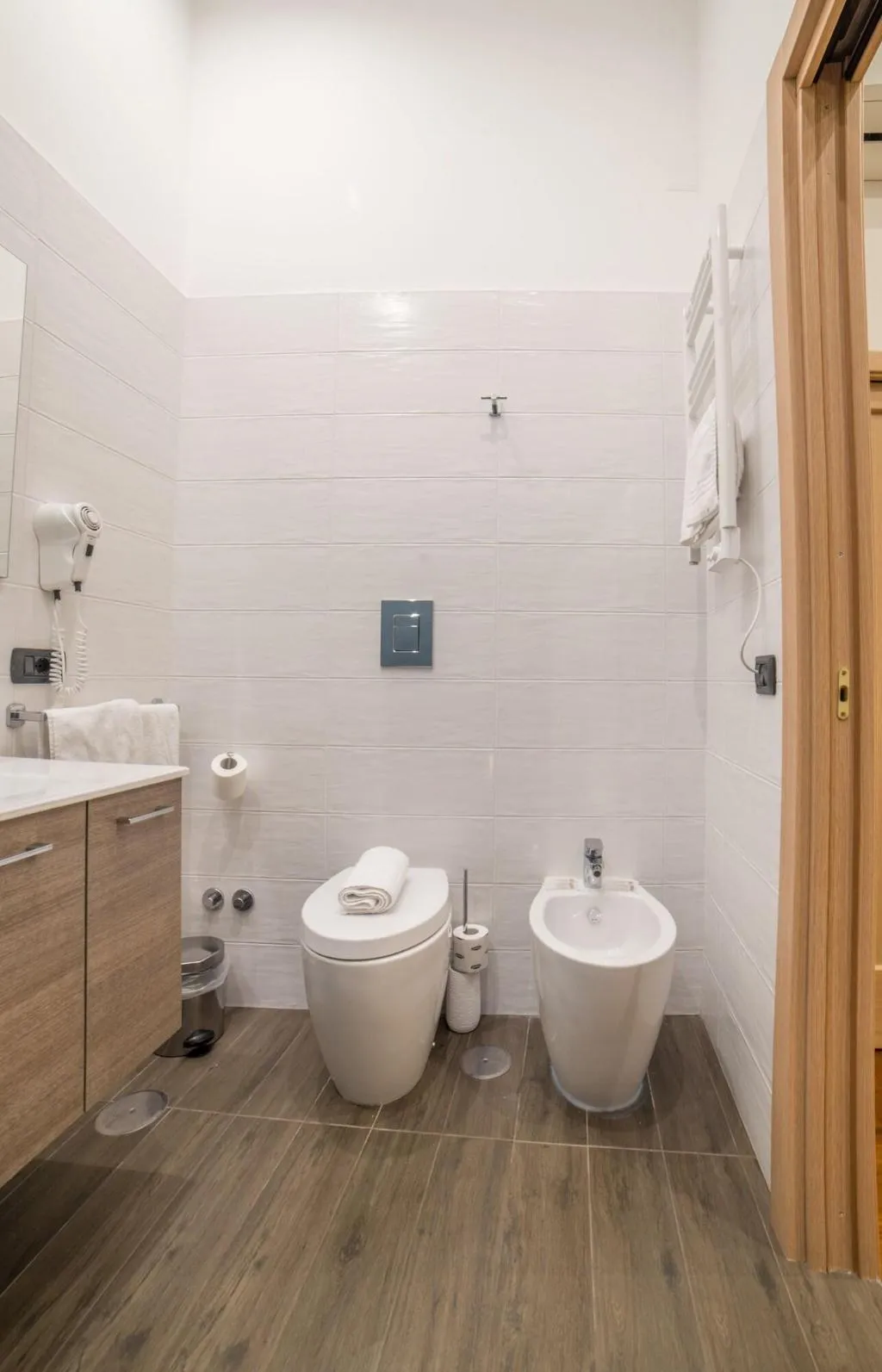Room, Bed & Breakfast Chiaia 32, Naples