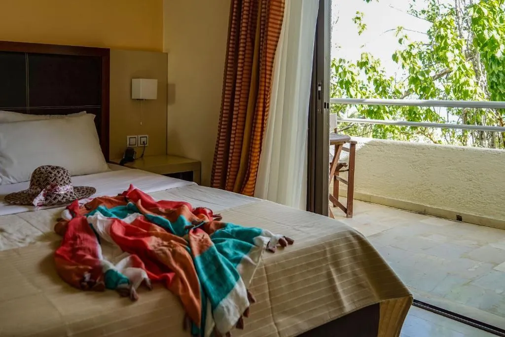 Double or Twin PARTIAL SEA VIEW Room, Kokoni Beach Hotel, Kalamata