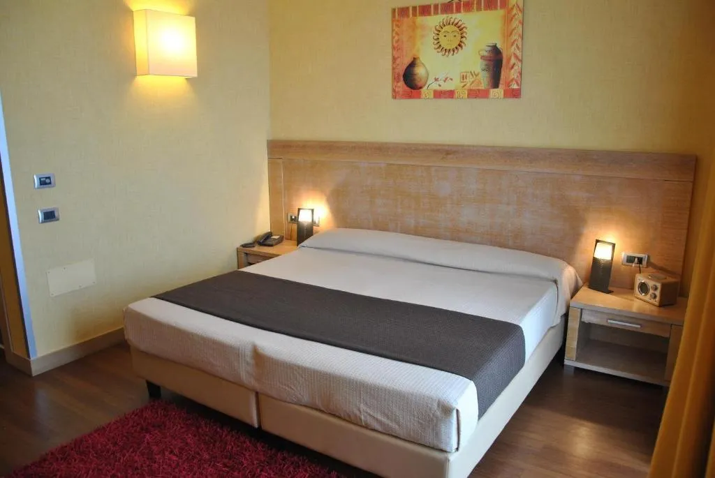 SINGLE STANDARD Room, Yachting Palace, Taormina