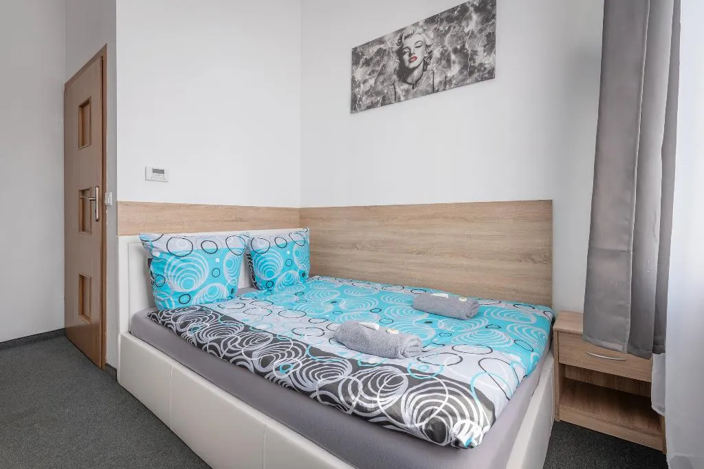DOUBLE ECONOMY Room, 70s Guest room, Krakow