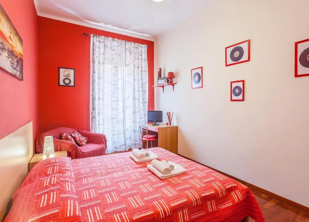 Room, Music Guesthouse Bed And Breakfast, Naples