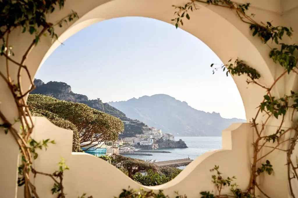 General view, Hotel Santa Caterina, Naples