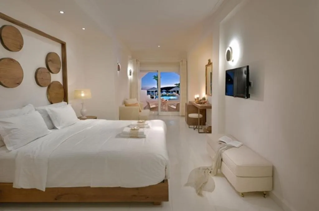 SUITE WITH JACUZZI Room, Nissaki Boutique Hotel, Mykonos