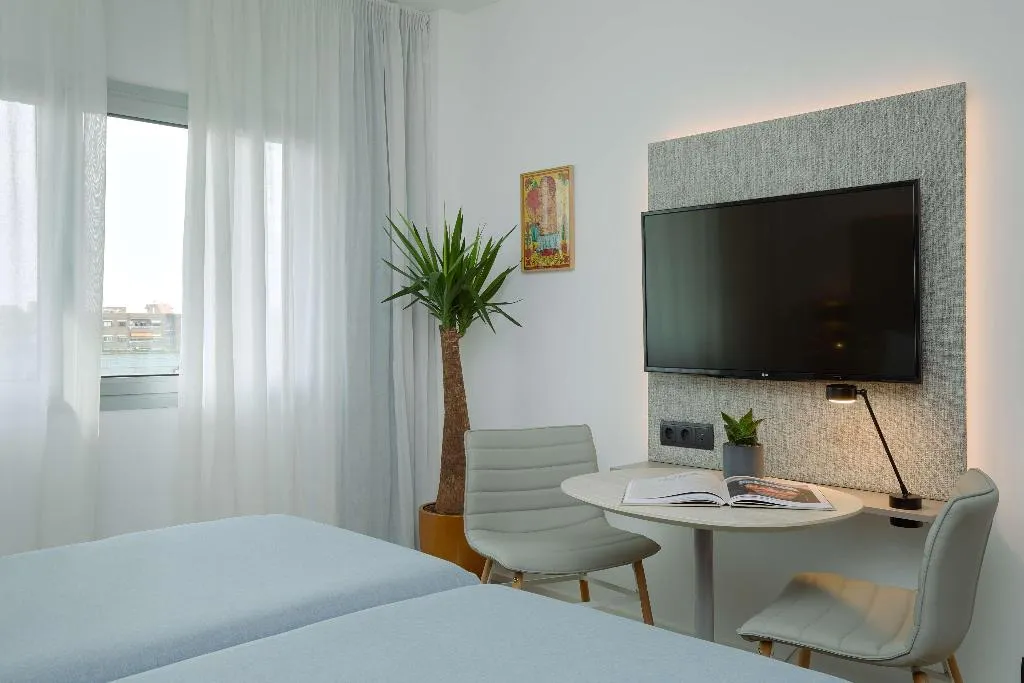 STUDIO CITY VIEW Room, INNSiDE by Meliá Barcelona Apolo, Barcelona