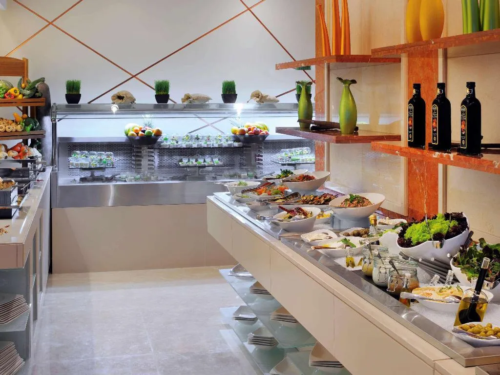 Restaurant, Movenpick Hotel Jumeirah Lakes Towers, Dubai