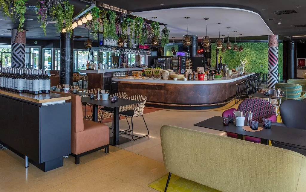 Restaurant, Novotel Barcelona Cornella, Barcelona
