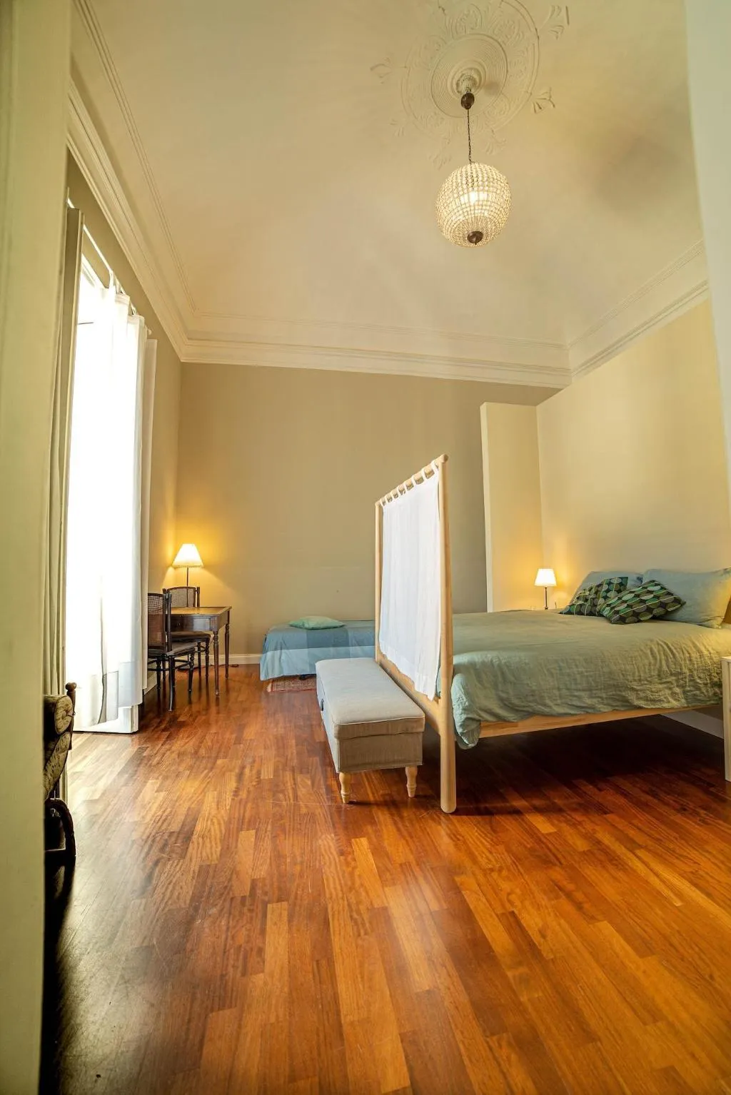 Room, Le 4 Leggende, Catania