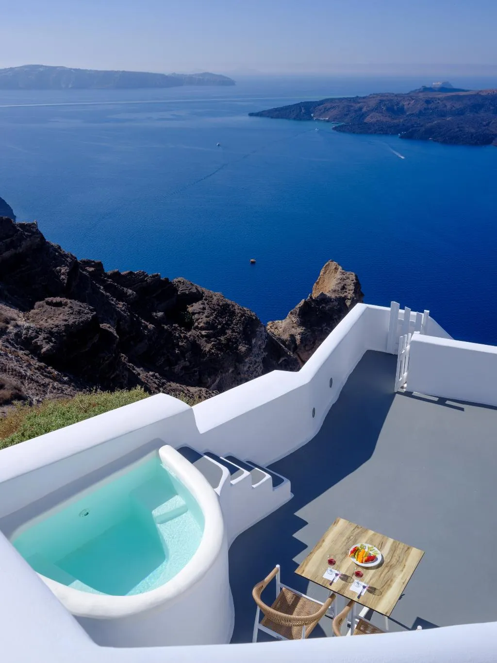APARTMENT WITH JACUZZI Room, Kamares Apartments, Santorini