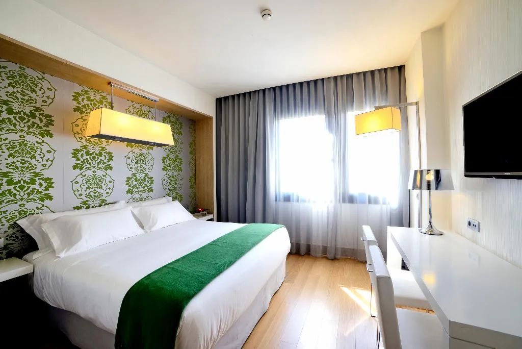 JUNIOR SUITE STANDARD Room, Madrid Príncipe de Vergara, Madrid