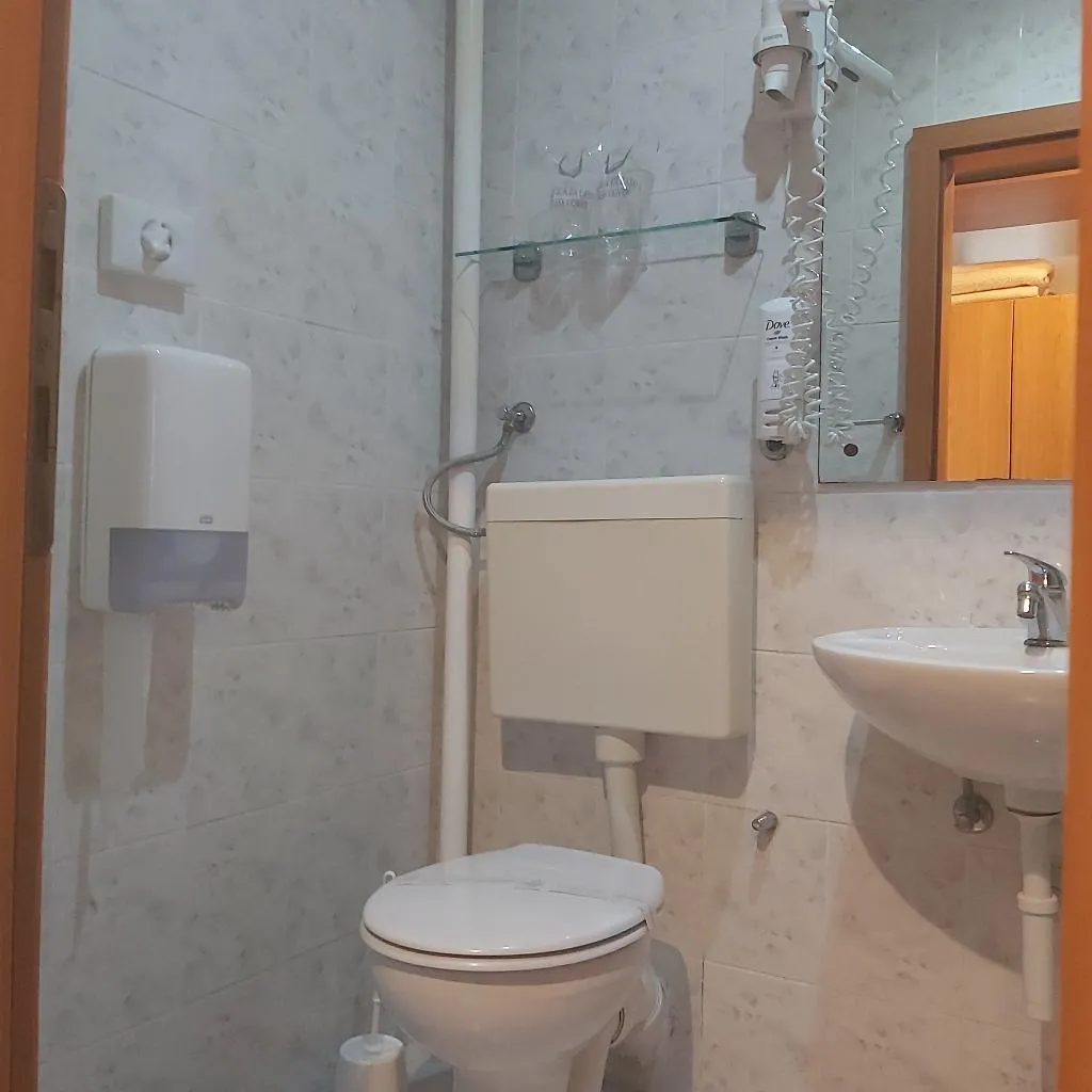 DOUBLE BASIC Room, Hotel Pula, Istria