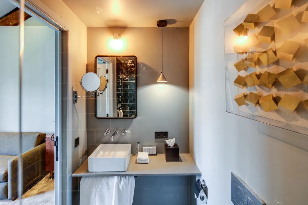QUADRUPLE STANDARD Room, Hotel Monastere Maastricht, Amsterdam