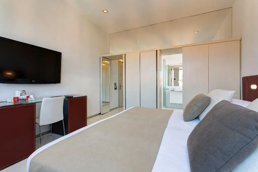 Double or Twin SUPERIOR Room, Hotel Biasutti, Venice
