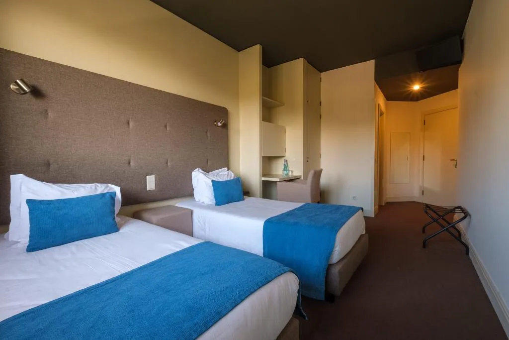 Double or Twin DELUXE SEA VIEW Room, Vilar Oporto Hotel, Porto