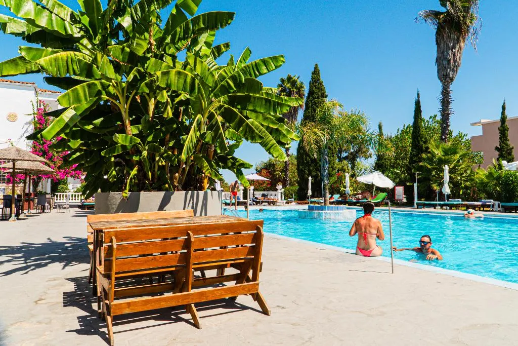 Pool, Ikaros, Zante