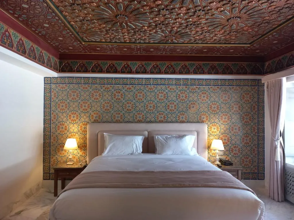 DOUBLE DELUXE ONE BED Room, La Menara Hotel & Spa, Tunisia