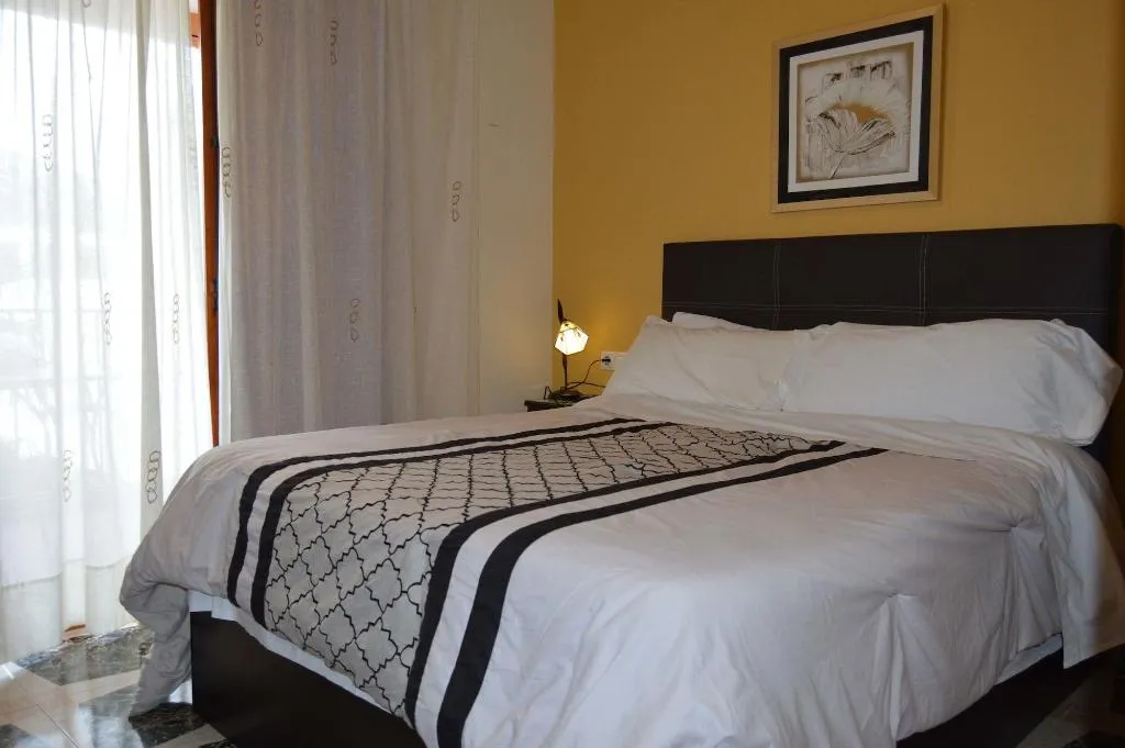 Room, El Tossal, Valencia