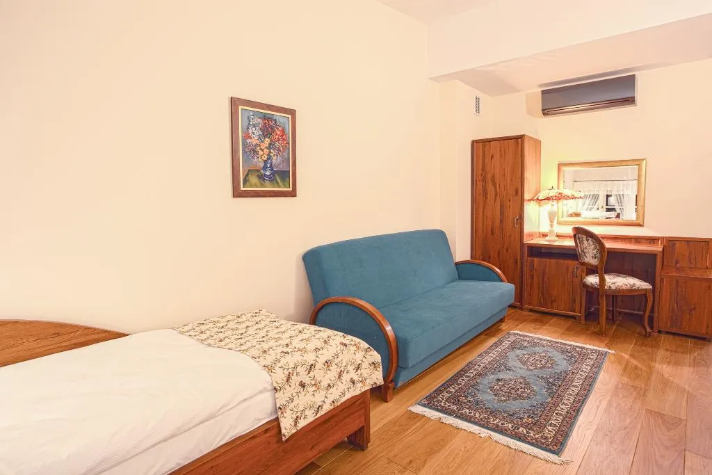 TRIPLE STANDARD Room, Aparthotel Grodzka 21, Krakow