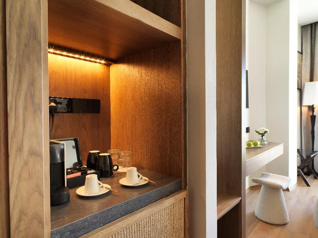 DOUBLE EXECUTIVE Room, Leonardo Boutique Hotel Larnaca, Cyprus