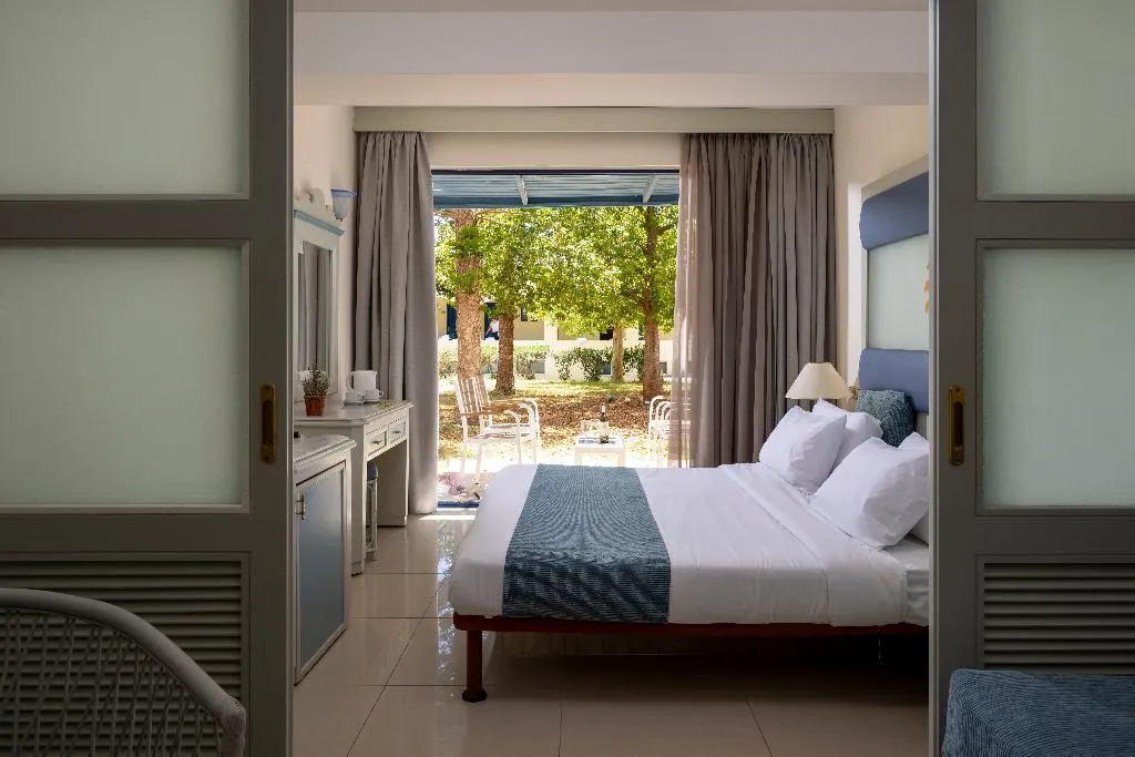 FAMILY ROOM LAND VIEW Room, Mare Blue, Crete