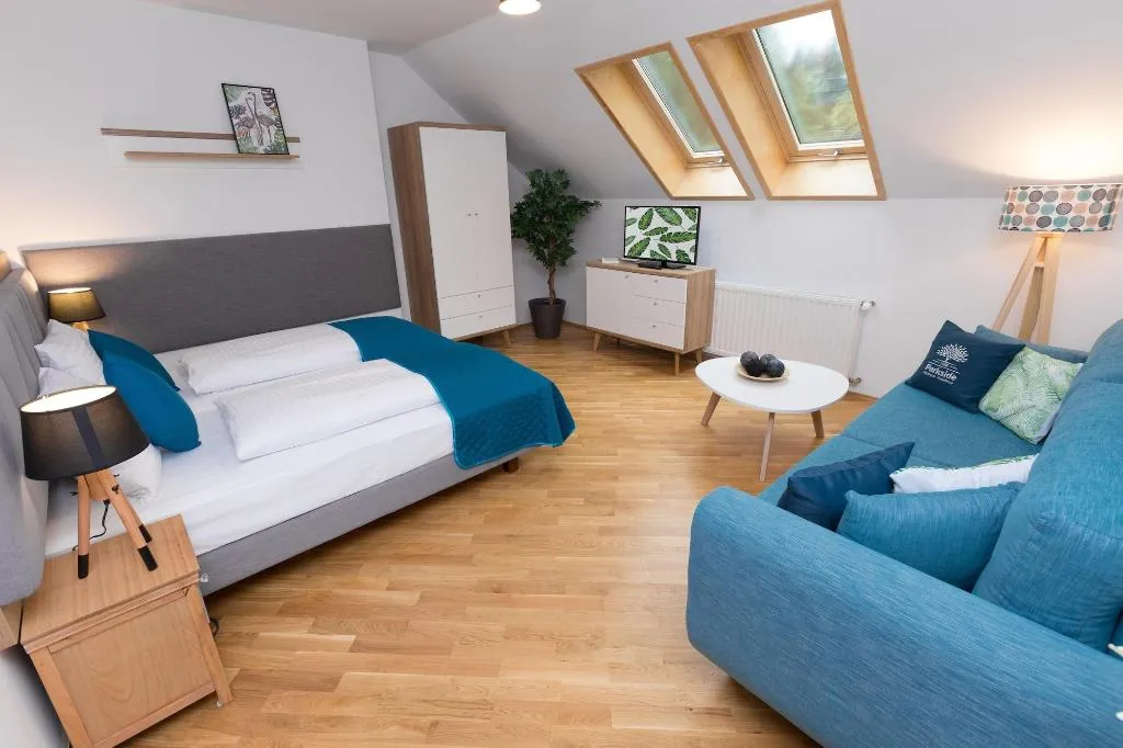 Room, 1898 Parkside Boutique Residence, Krakow