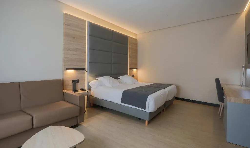 FAMILY ROOM CAPACITY 5 Room, Liabeny, Madrid