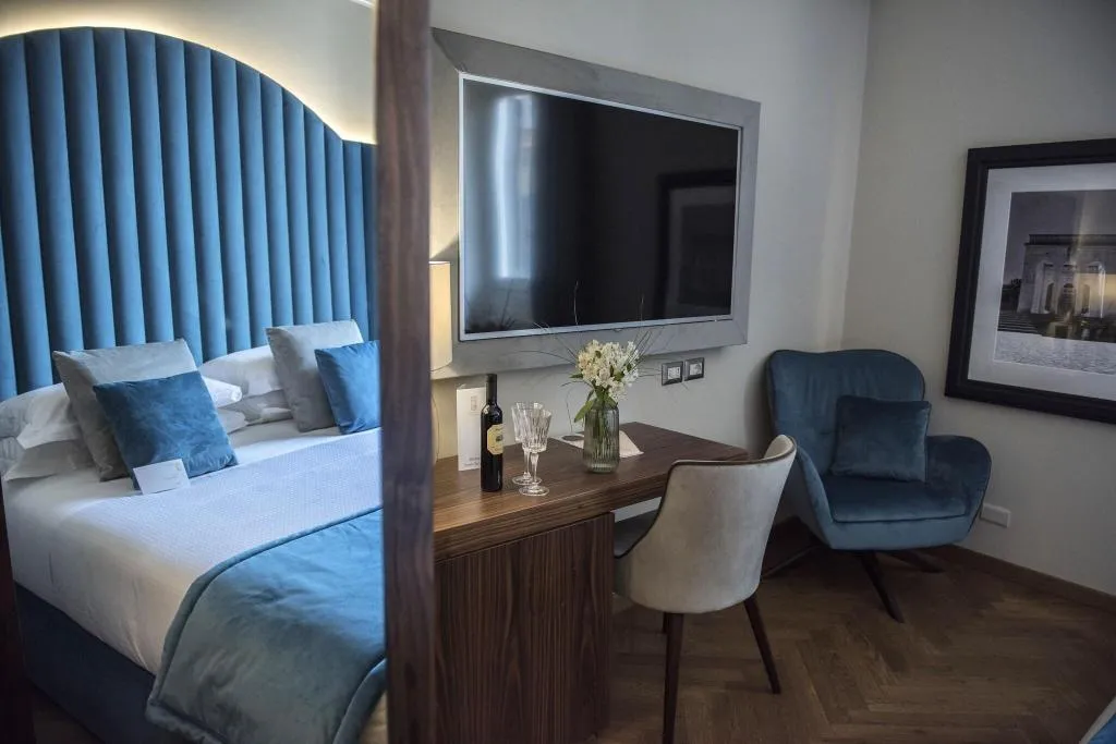 DOUBLE SUPERIOR KING BED Room, Antico Albergo del Sole al Pantheon, Rome